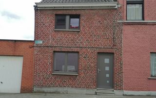 châssis et porte extérieure sur une maison à Charleroi