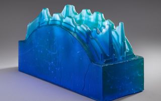 sculpture bleue en verre