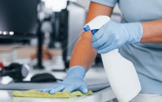 nettoyage table et écran