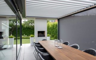 pergola avec toit à lames orientables