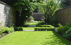 jardin aménagé à Charleroi, dans le Hainaut