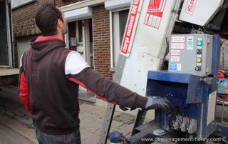 opérateur pour manipuler un lift