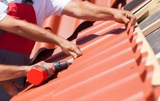 travaux sur couverture en tuiles