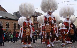 Profitez du folklore local en Wallonie durant les vacances de Carnaval
