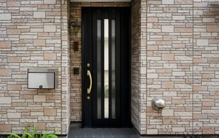 porte d'entrée noire