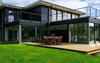 maison vitrée vue de l'extérieur - réalisation Kenan